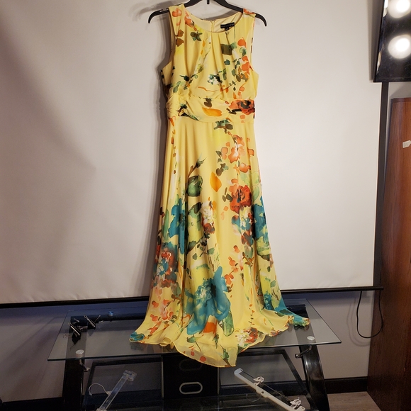 madison leigh Dresses & Skirts - Madison Leigh Yellow Floral Maxi Dress Size 14